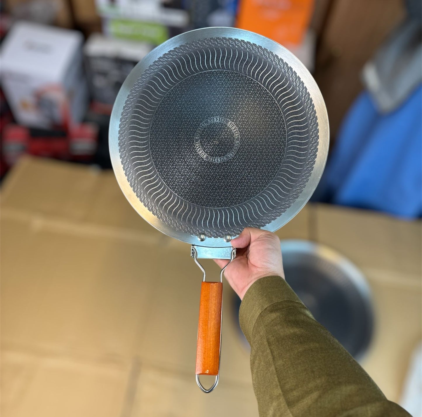 honeycomb lesser coating tawa with wood handing