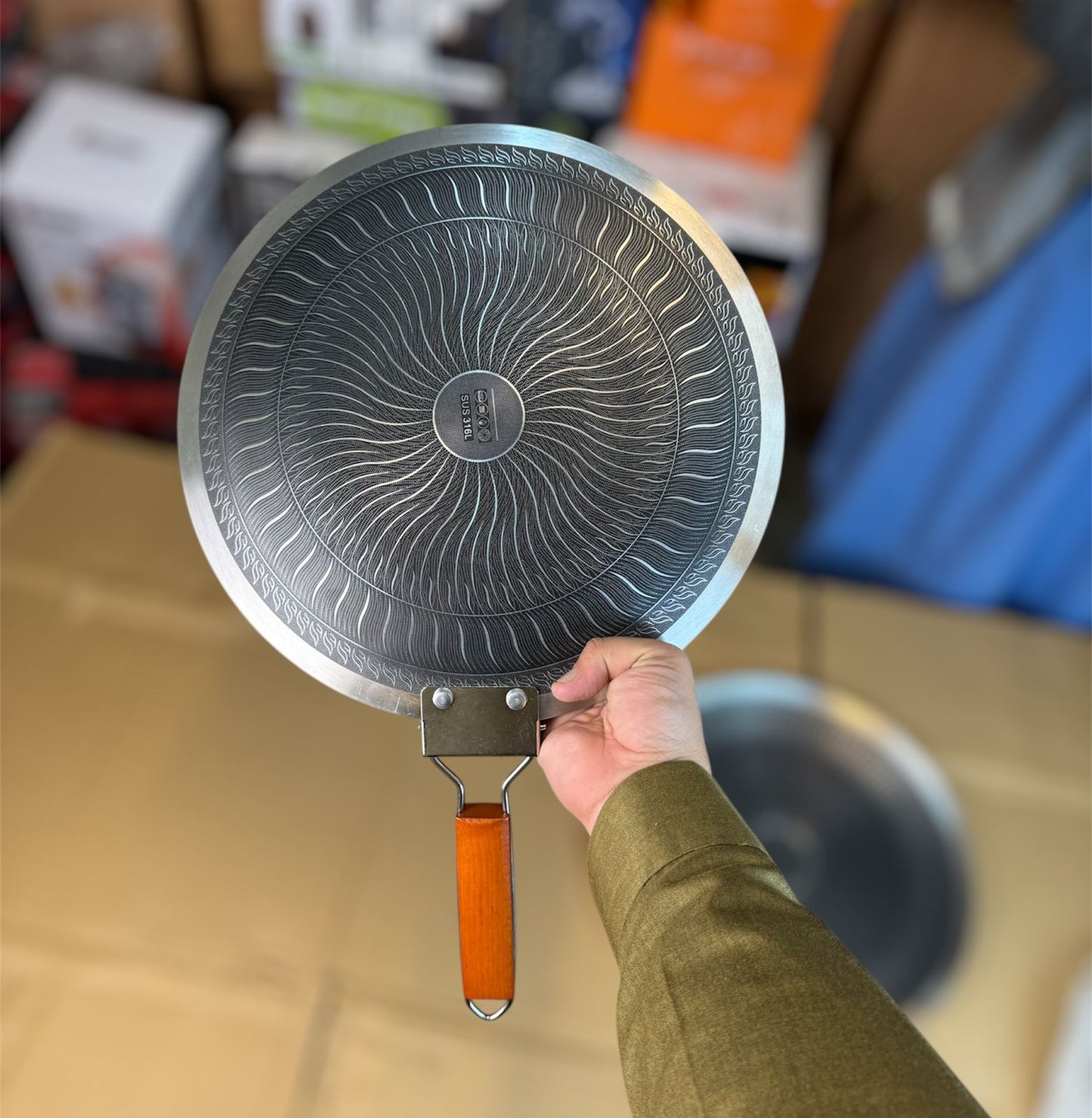 honeycomb lesser coating tawa with wood handing